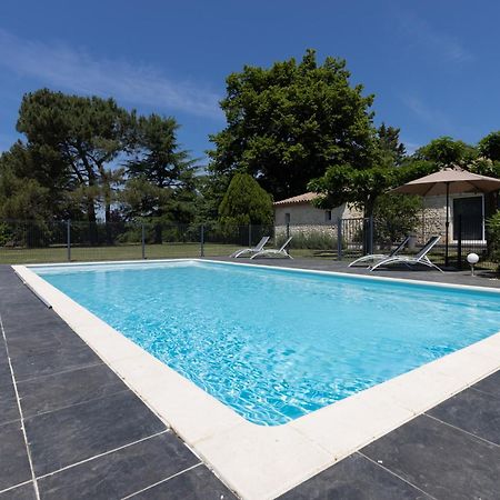 Chateau La Graviere Vertheuil-en-Medoc Exterior photo